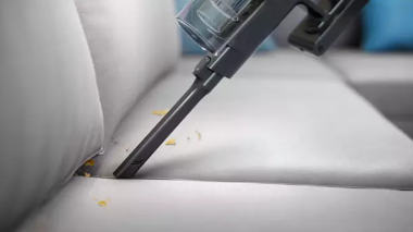 Easy cleaning with conversion to a handheld vacuum cleaner and accessories